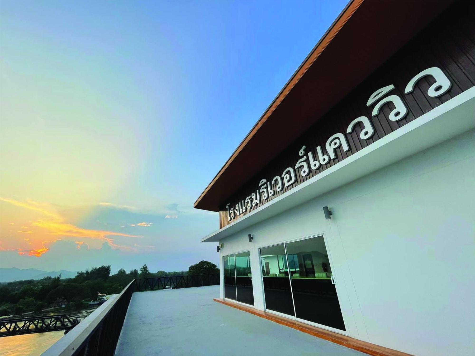 River Kwai View Hotel - Sha Extra Plus Certified Kanchanaburi Exterior foto